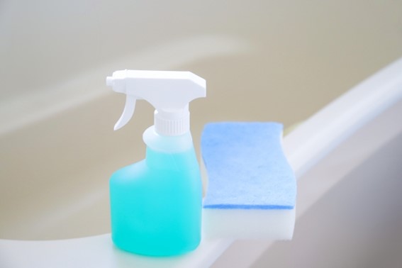 重曹でお風呂のふたをつけおきする掃除方法と注意点